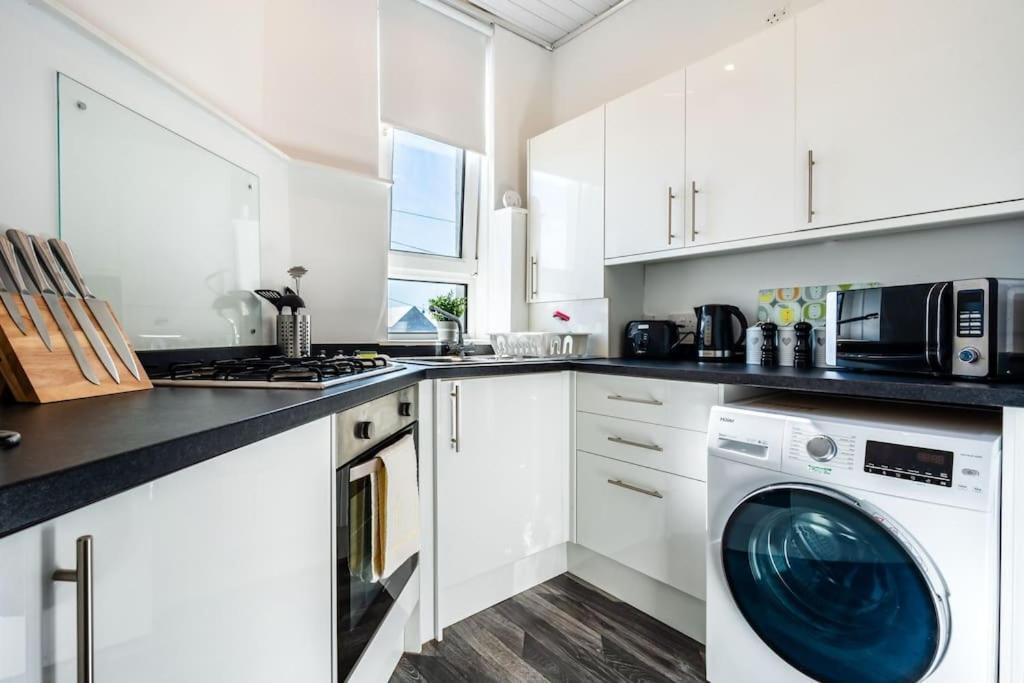 Kali Apartment - Spacious 3 Bed Apartment In Wishaw Wishaw  Exterior foto